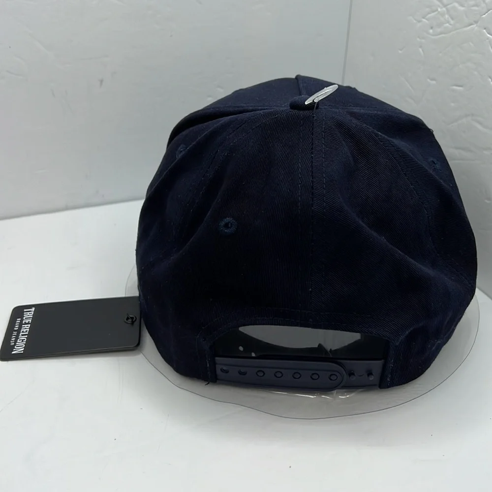 TRUE RELIGION UNISEX CAP/HAT, THE COLOR IS 